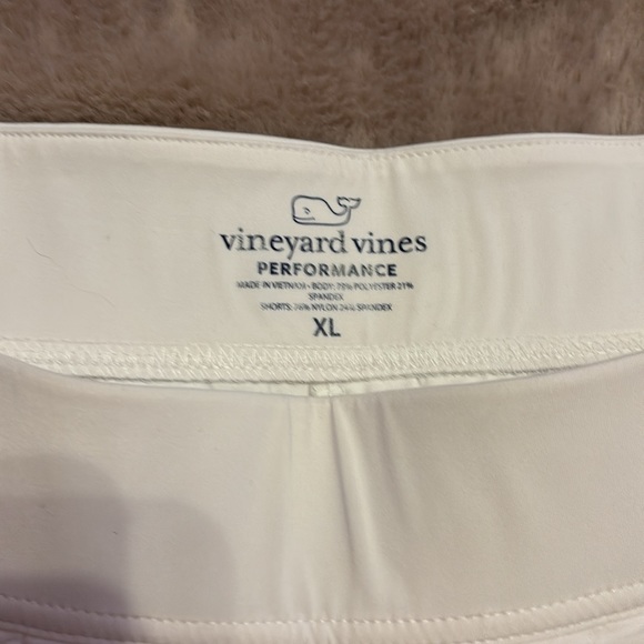 White Pleated VineyardVines Tennis/Golf Skirt with Built in Shorts with Pockets - Picture 4 of 4